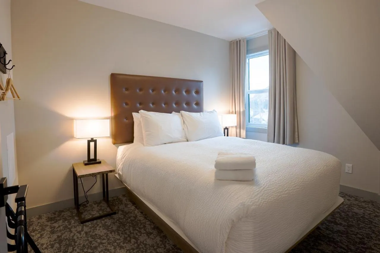 Apartment Basecamp Suites Banff Canada