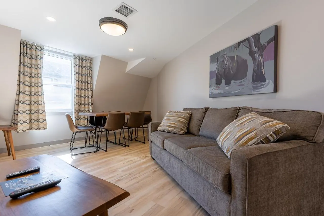 Apartment Basecamp Suites Banff Canada