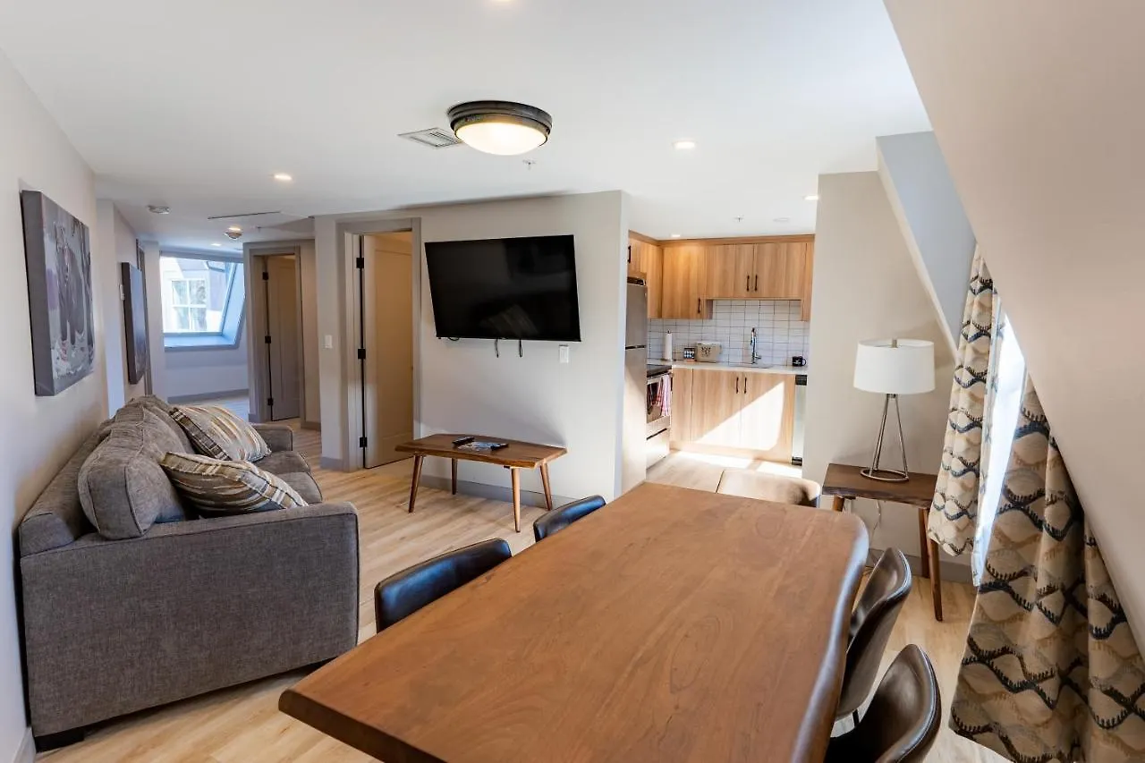Basecamp Suites Banff 0*,