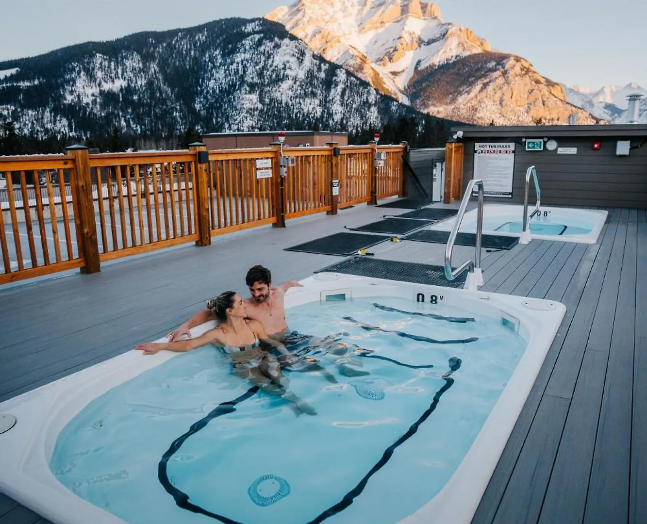 Basecamp Suites Banff 0*,